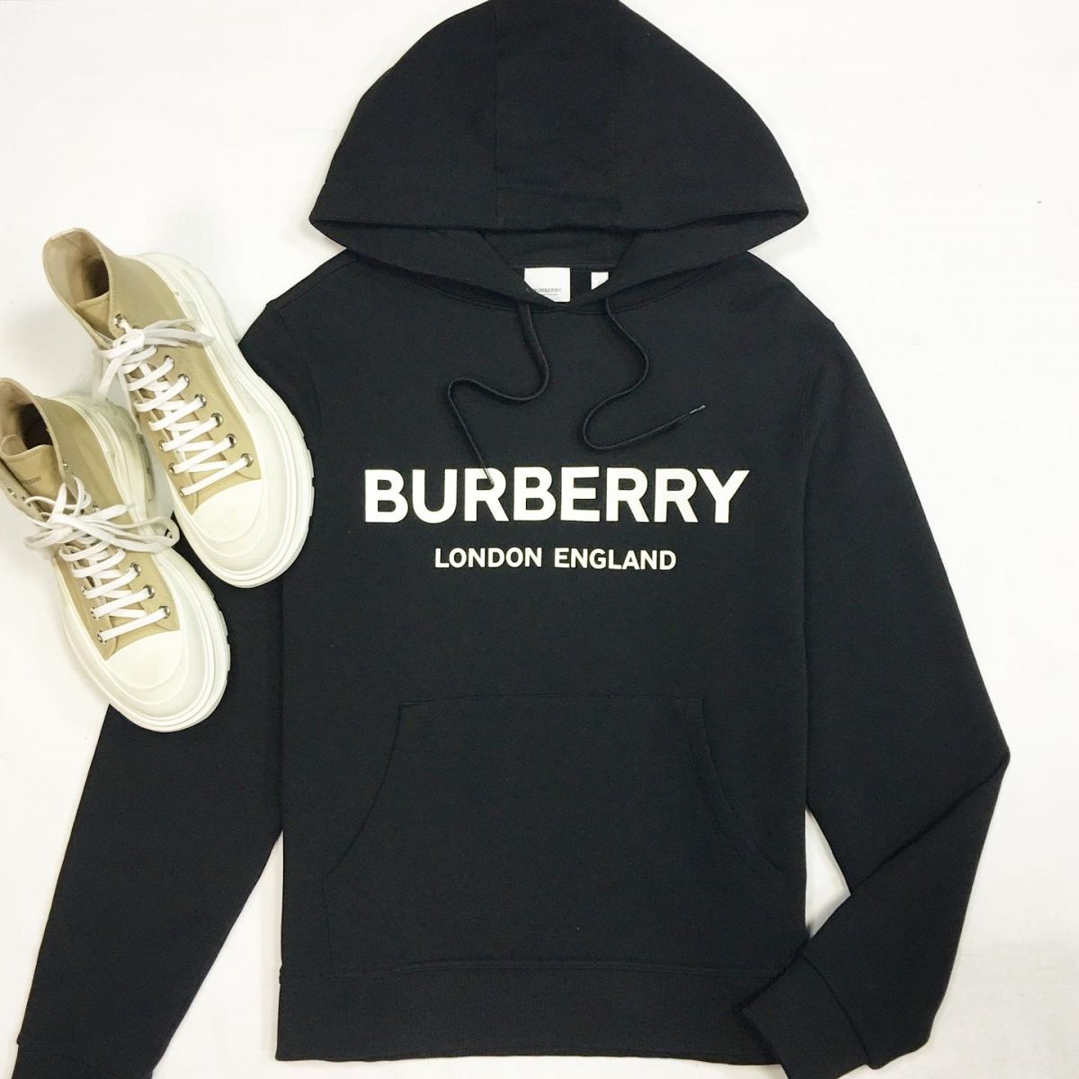 Толстовка BURBERRY  размер L цена 23 078 рубКеды ALEXANDER MCQUEEN размер 39 цена 30 770 руб