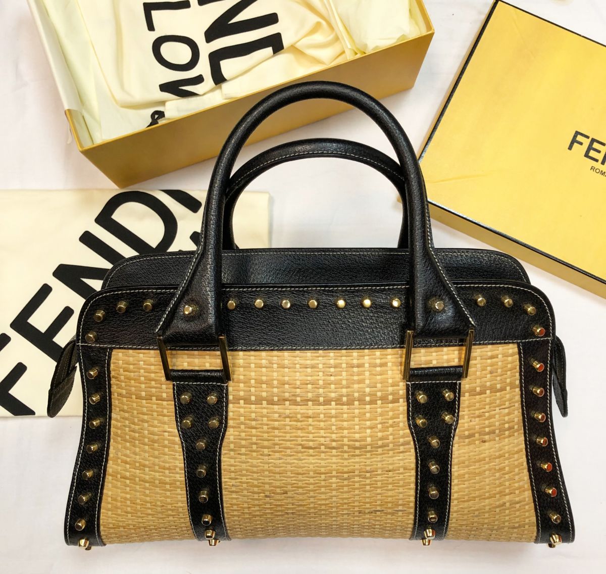 Сумка FENDI размер 23/40 цена 23 078 руб