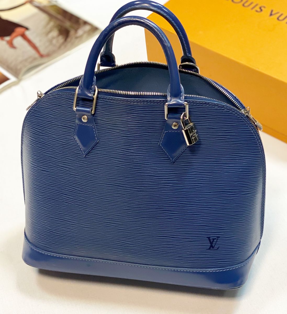 Сумка Louis Vuitton размер 30/25 цена 53 848 руб 