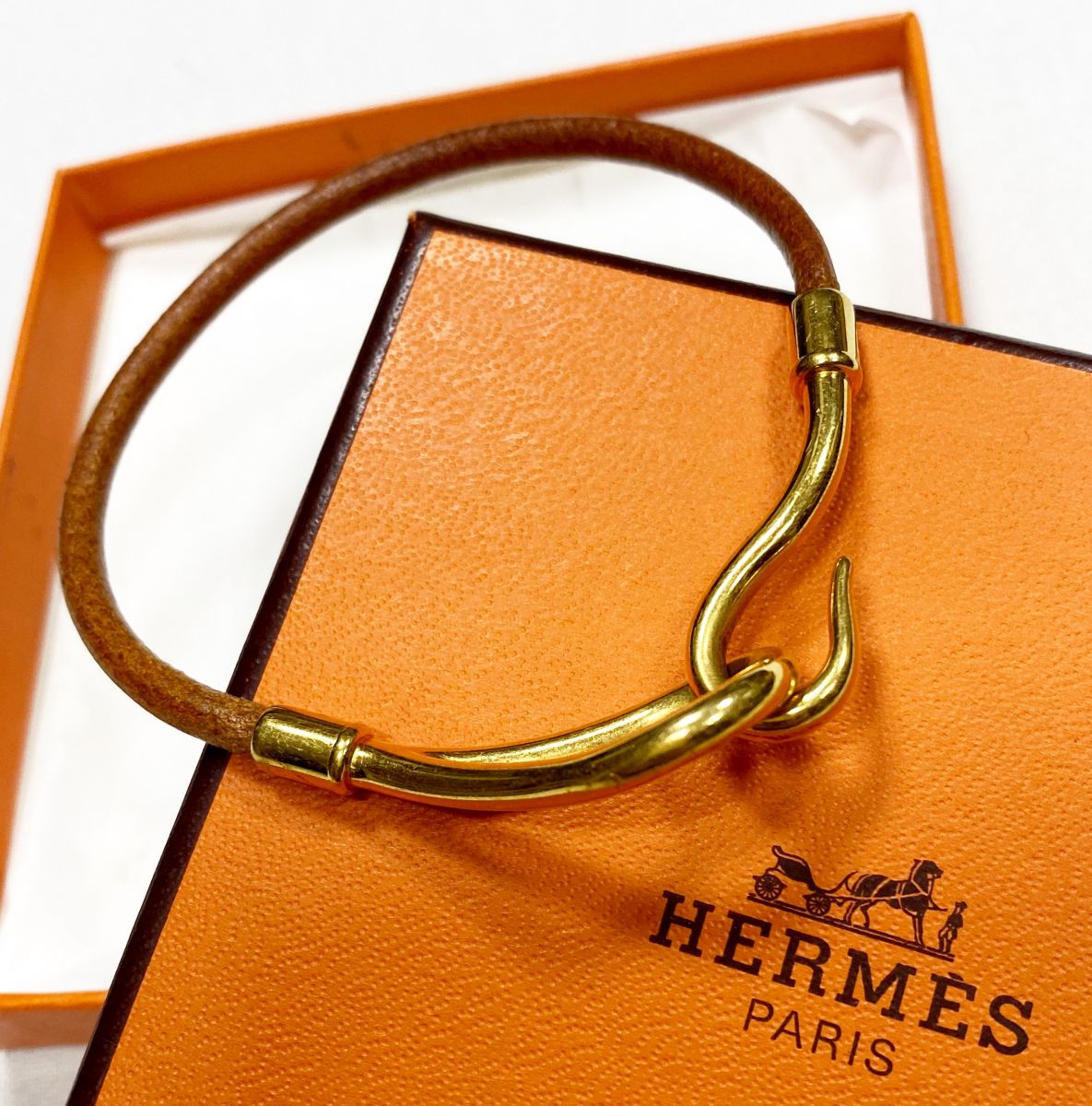 Браслет Hermes цена 39 138 руб/в коробке/ 
