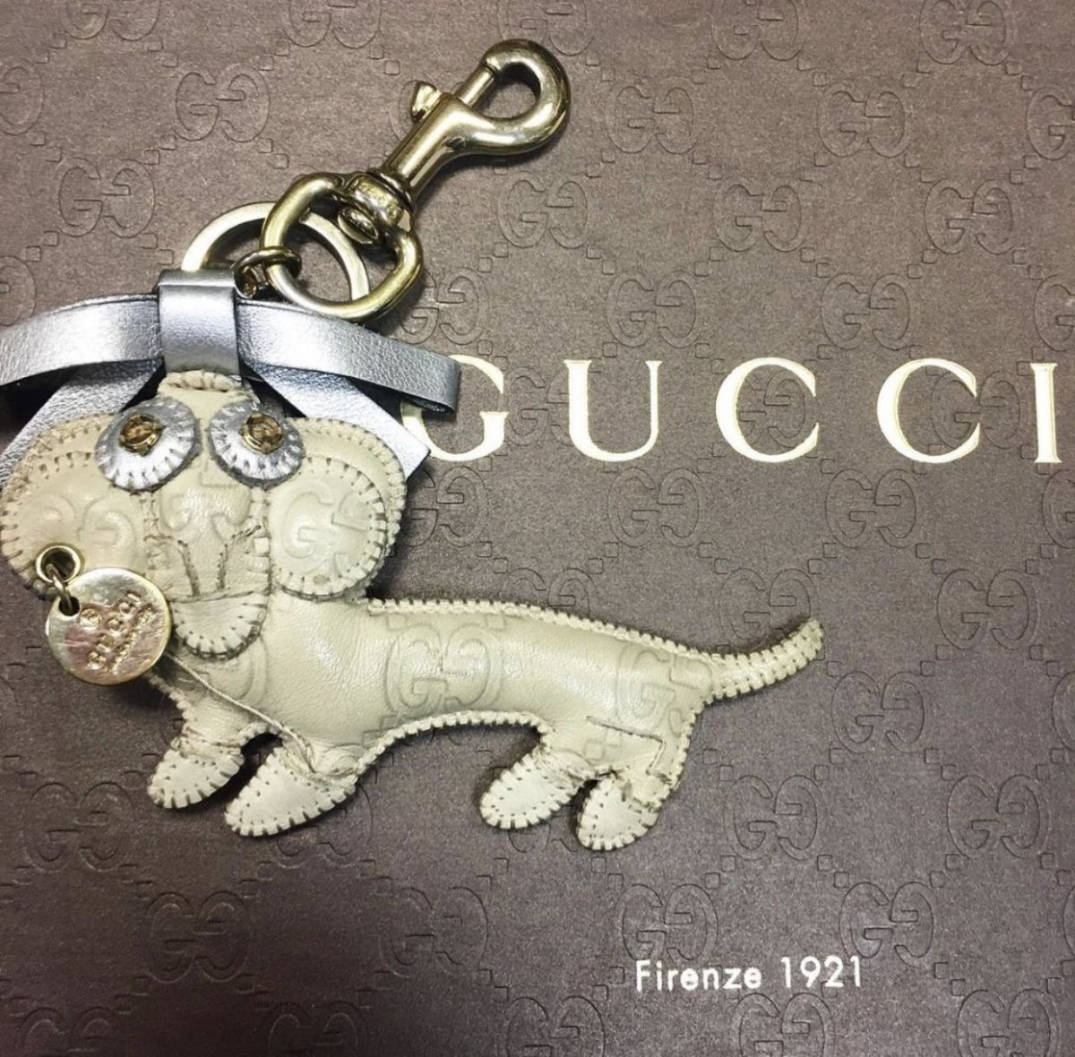 Брелок Gucci цена 3 077 руб