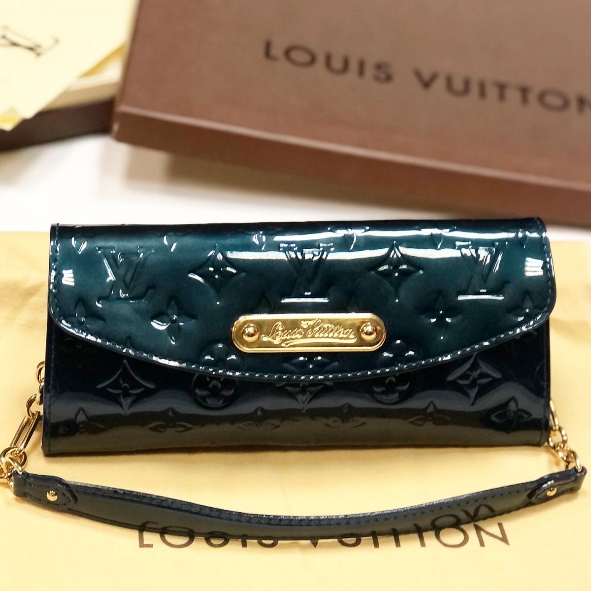 Сумочка Louis Vuitton размер 23/12 цена 38 463 руб 