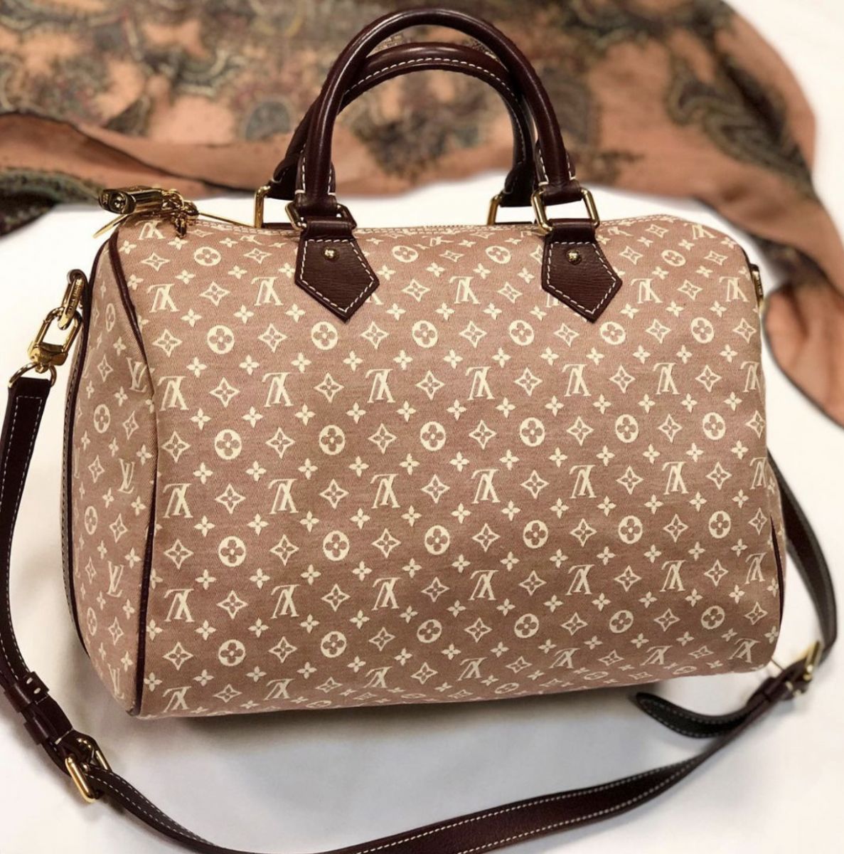 Сумка Louis Vuitton размер 30*25 цена 30 770 руб