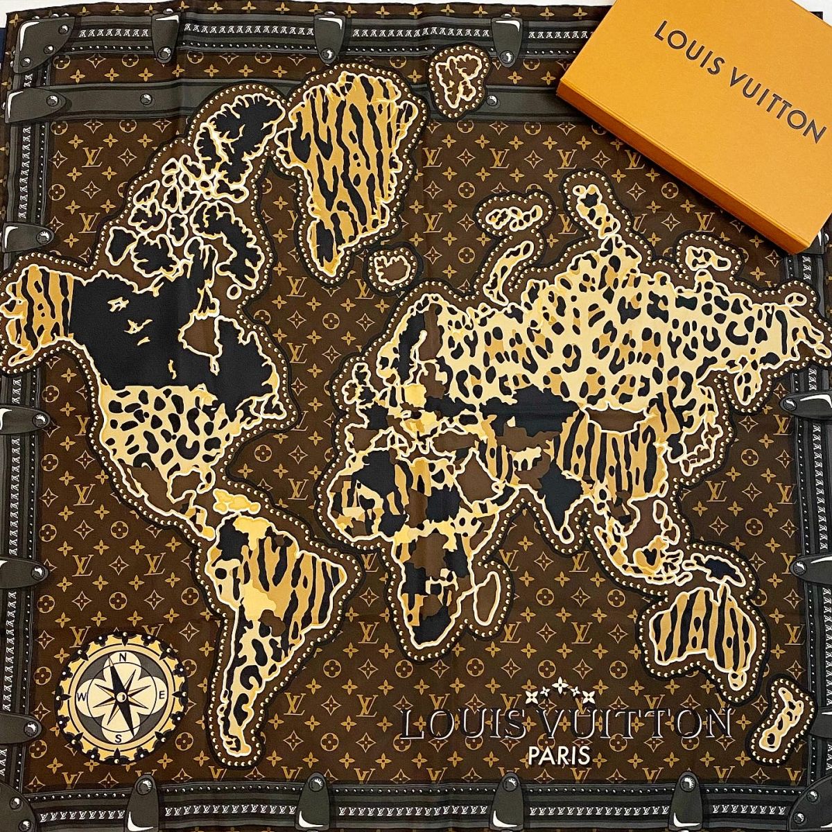 Платок / шёлк / Louis Vuitton размер 90/90 цена 38 463 руб / новый / упаковка / 