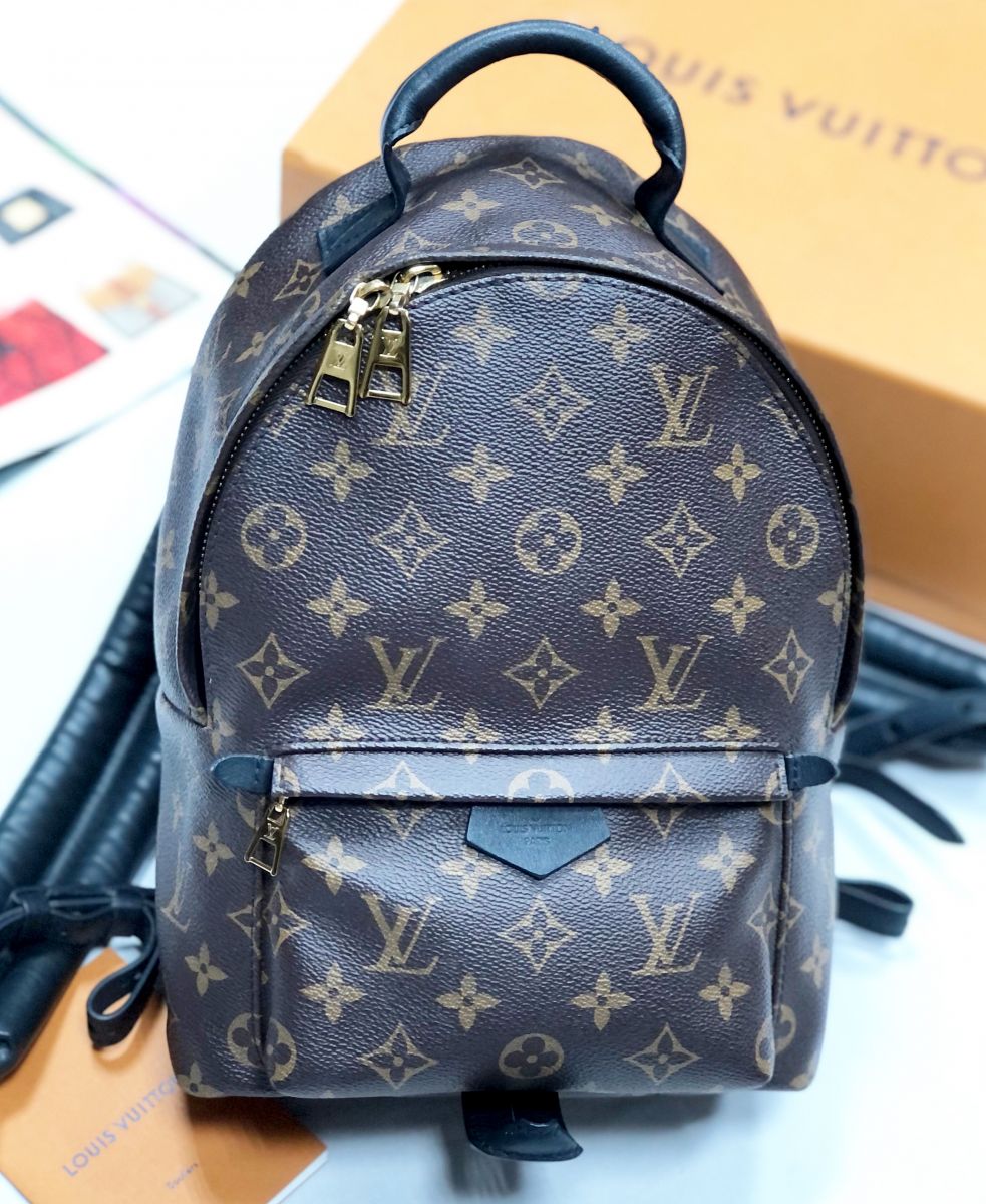 Рюкзак Louis Vuitton размер 20/25 цена 153 850 руб
