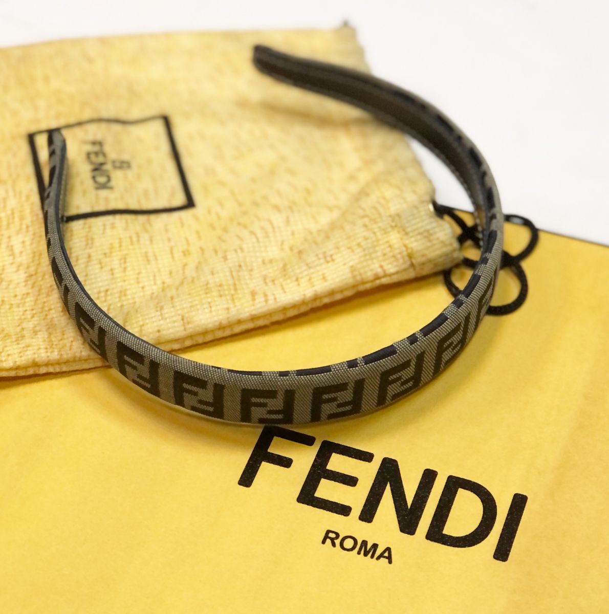 Ободок Fendi цена 7 693 руб