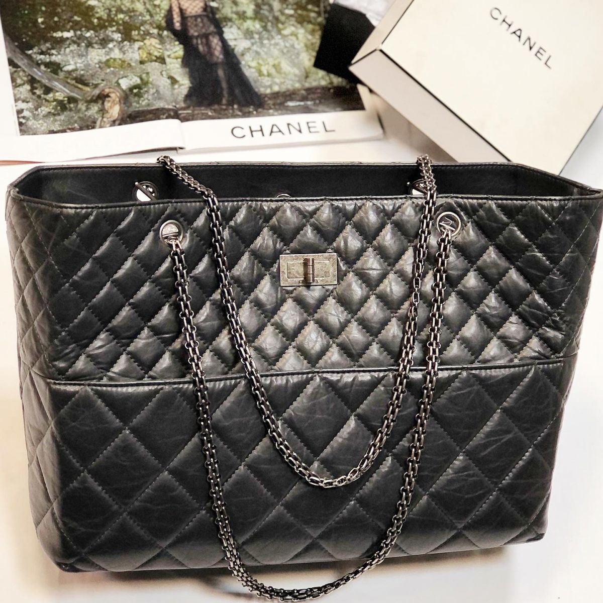 Сумка Chanel  размер 40/30 цена 138 463 руб 