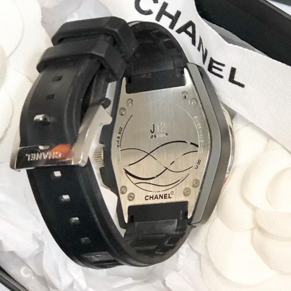 Часы Chanel 