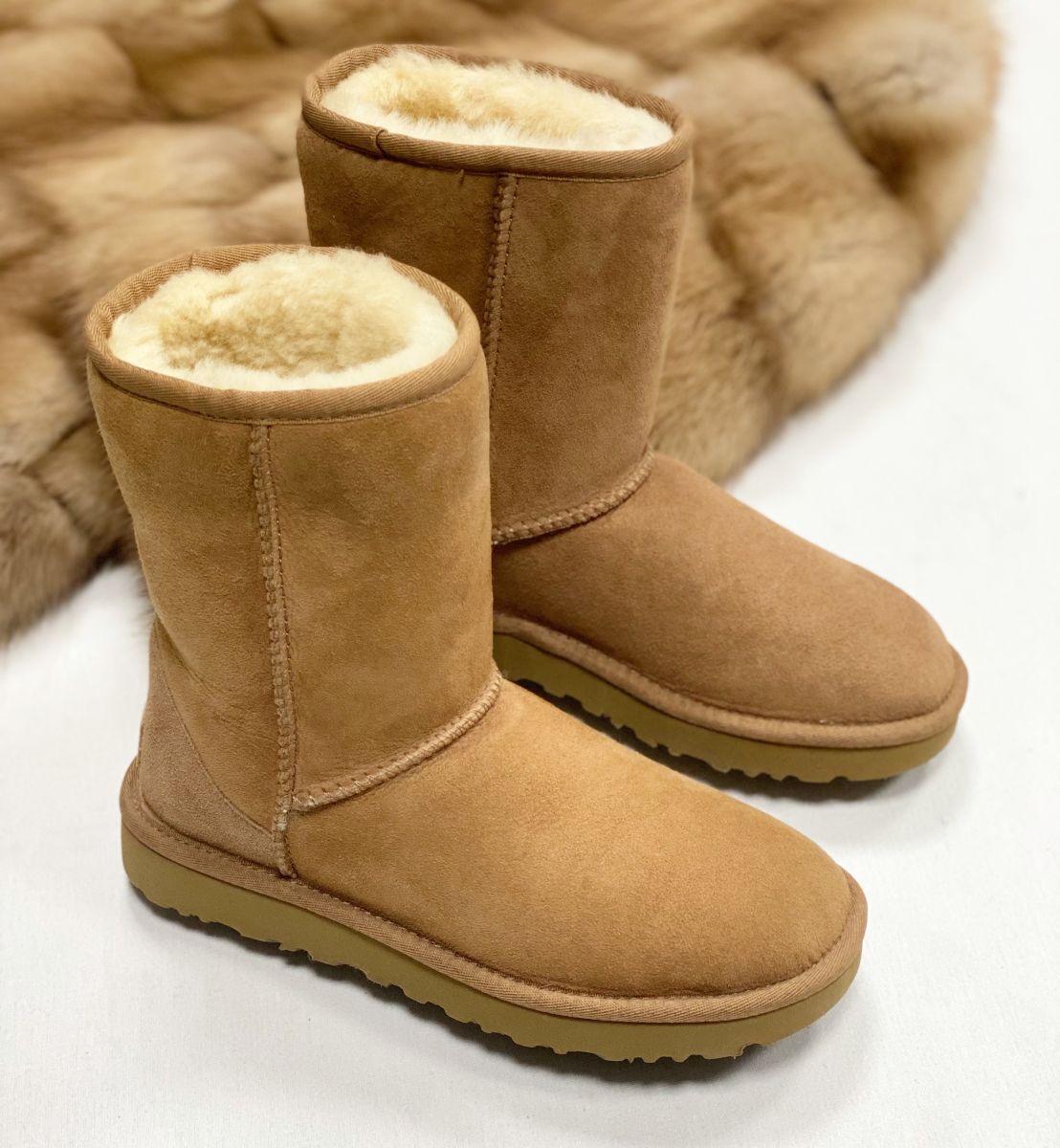 Ботинки Ugg размер 35.5 цена 10 770 руб
