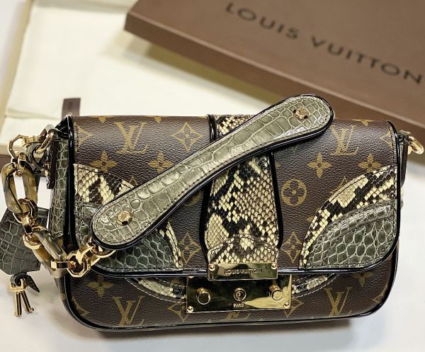 Сумка / отделка крокодил / Louis Vuitton 