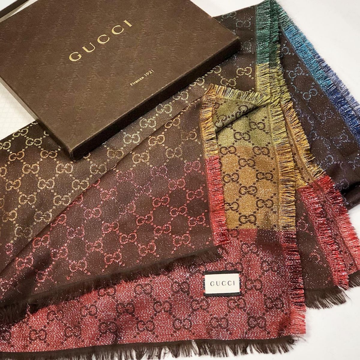 Палантин Gucci  размер 140/140 цена 15 385 руб 