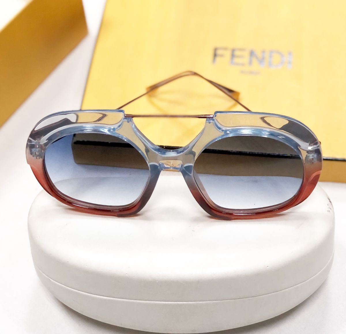 Очки Fendi цена 12 308 руб 