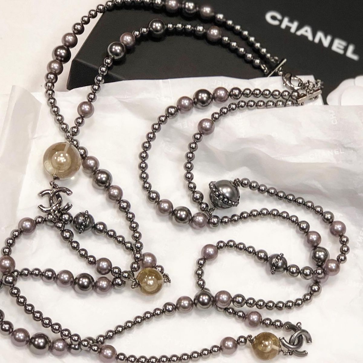 CHANEL PRE-OWNED Черное колье для женщин – купить в интернет магазине с доставкой