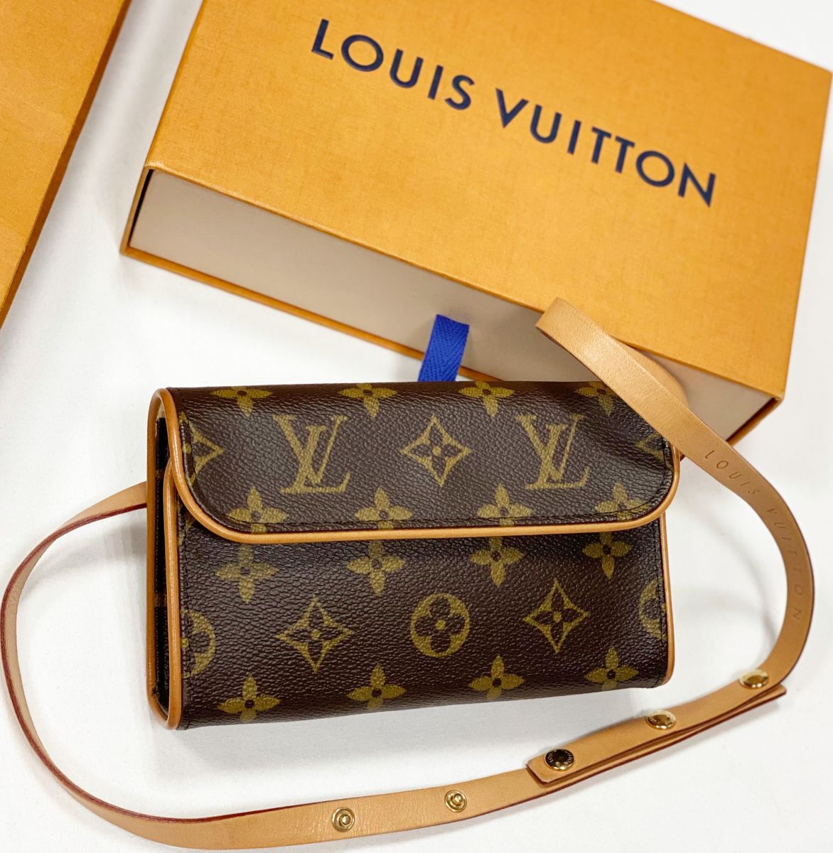 Сумка на пояс Louis Vuitton размер 16/10 цена 46 155 руб 