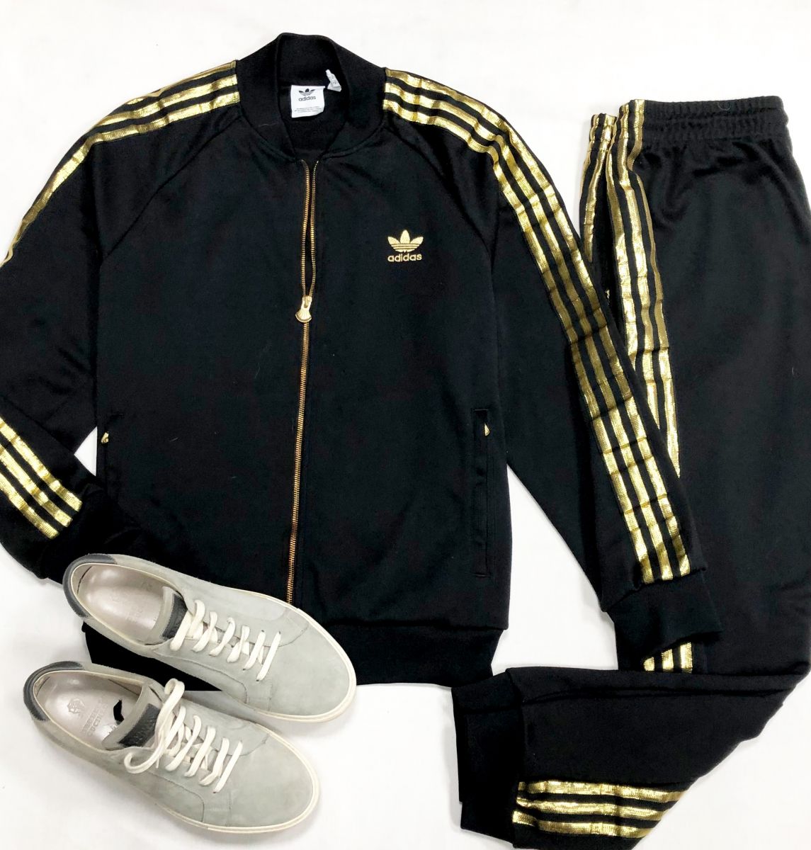 #mechtamen Костюм Adidas размер L цена 2 308 руб
Кеды Brunello Cucinelli размер 44 цена 30 770 руб