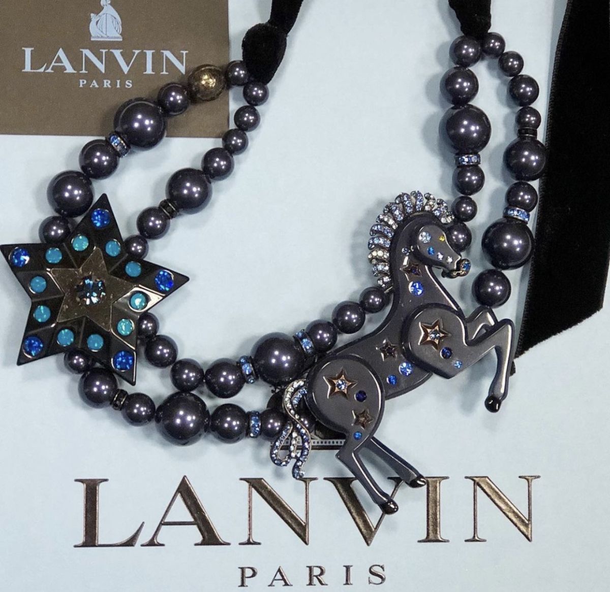 Колье Lanvin  цена 24 616 руб / упаковка /