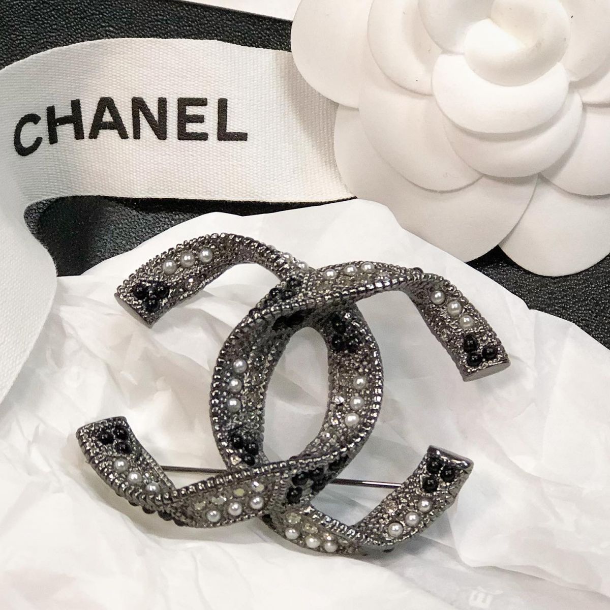 Брошка Chanel  цена 46 155 руб 