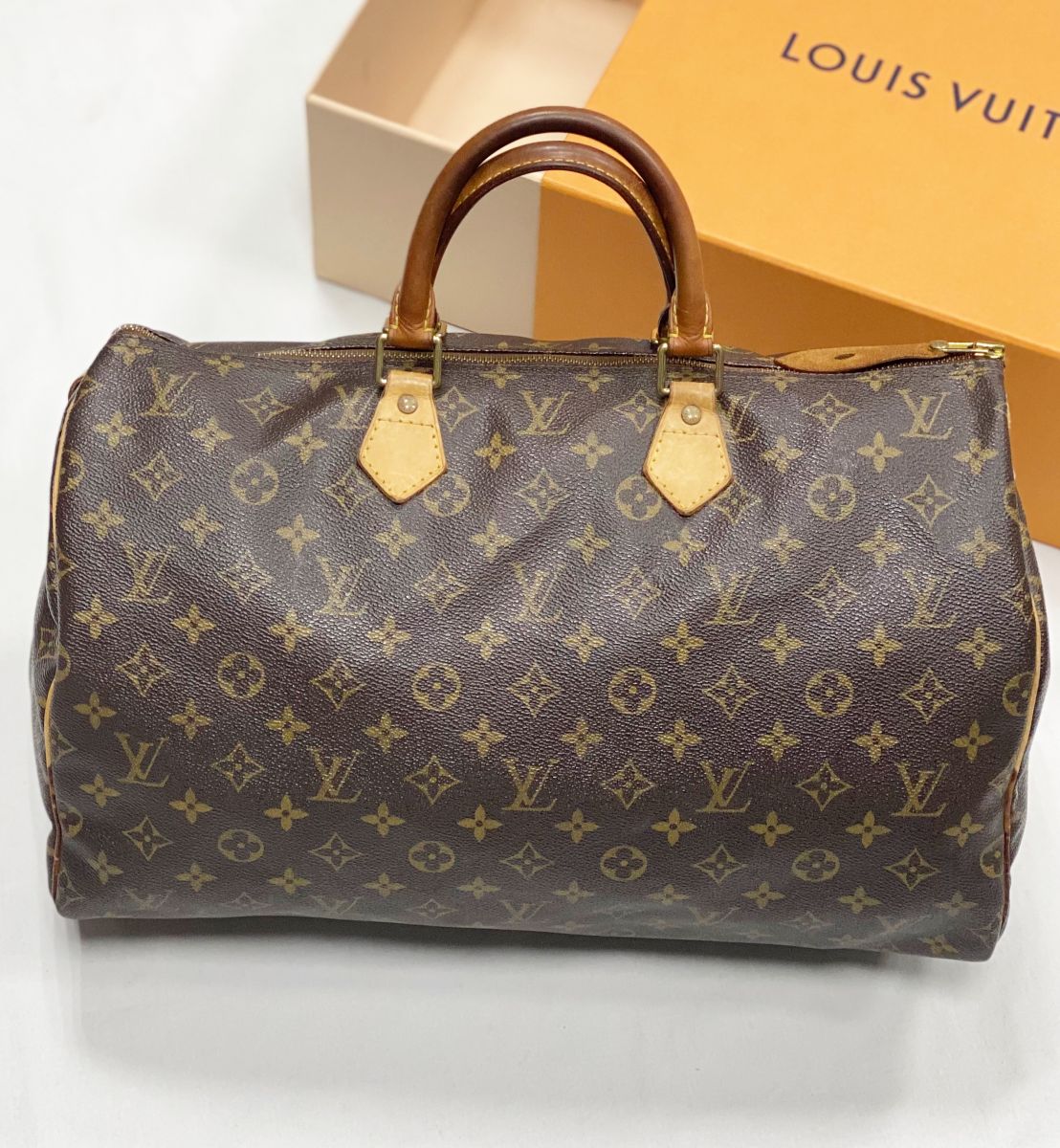 Сумка Louis Vuitton размер 40/25 цена 15 385 руб