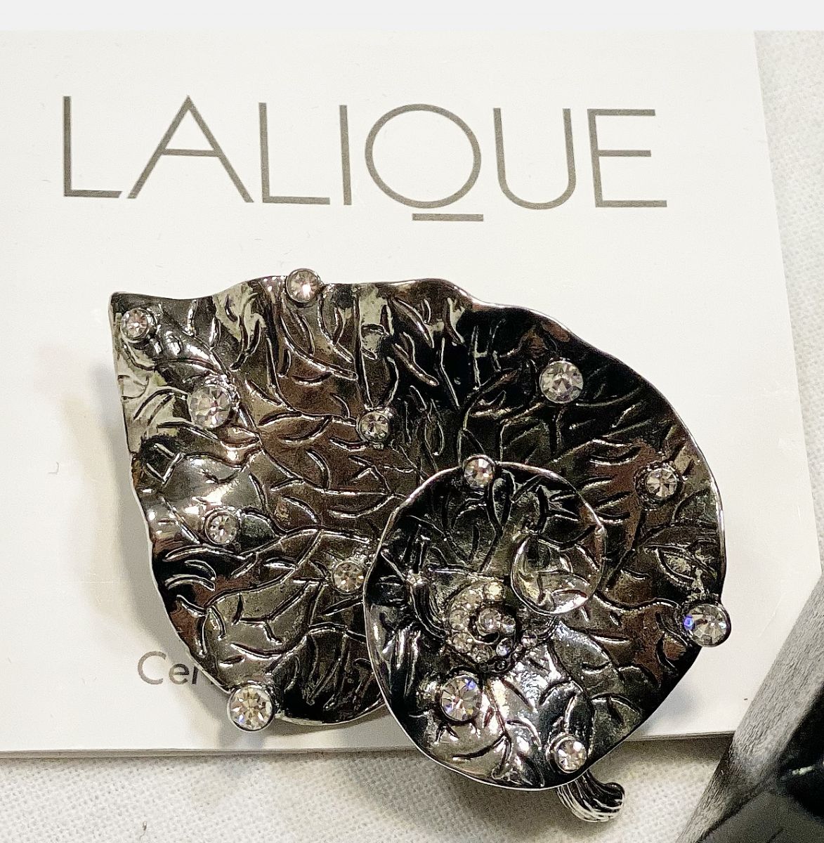 Брошка Lalique цена 4 616 руб 