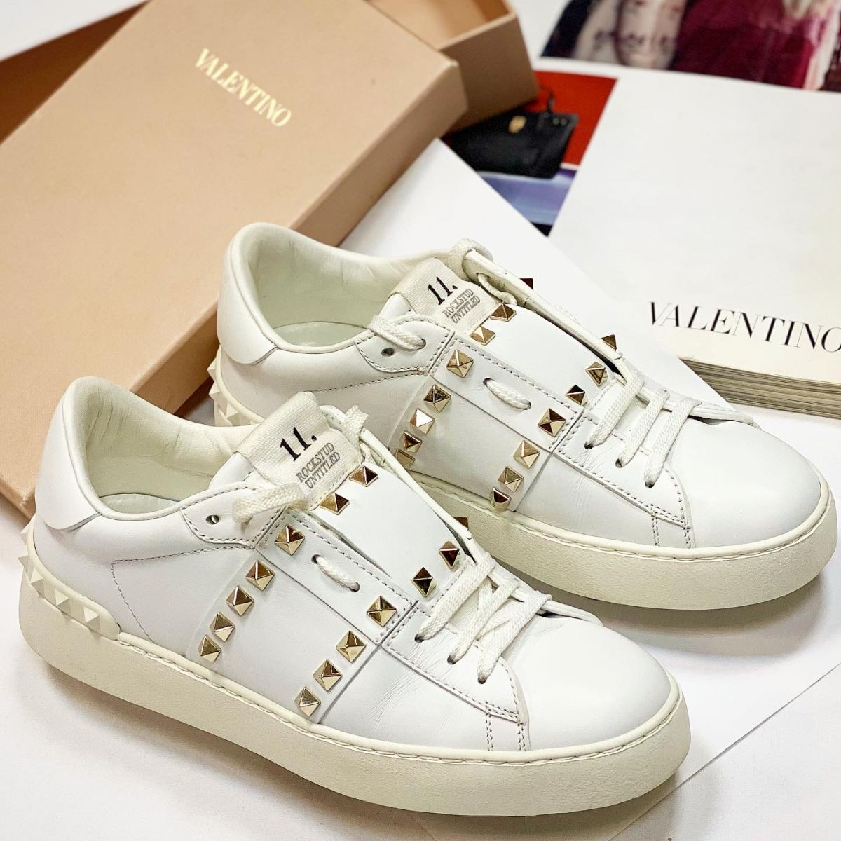 Кеды валентино. Valentino Keds. Кеды Valentino. Кроссовки женские на платформе Валентино. Кеды Валентино бордо.