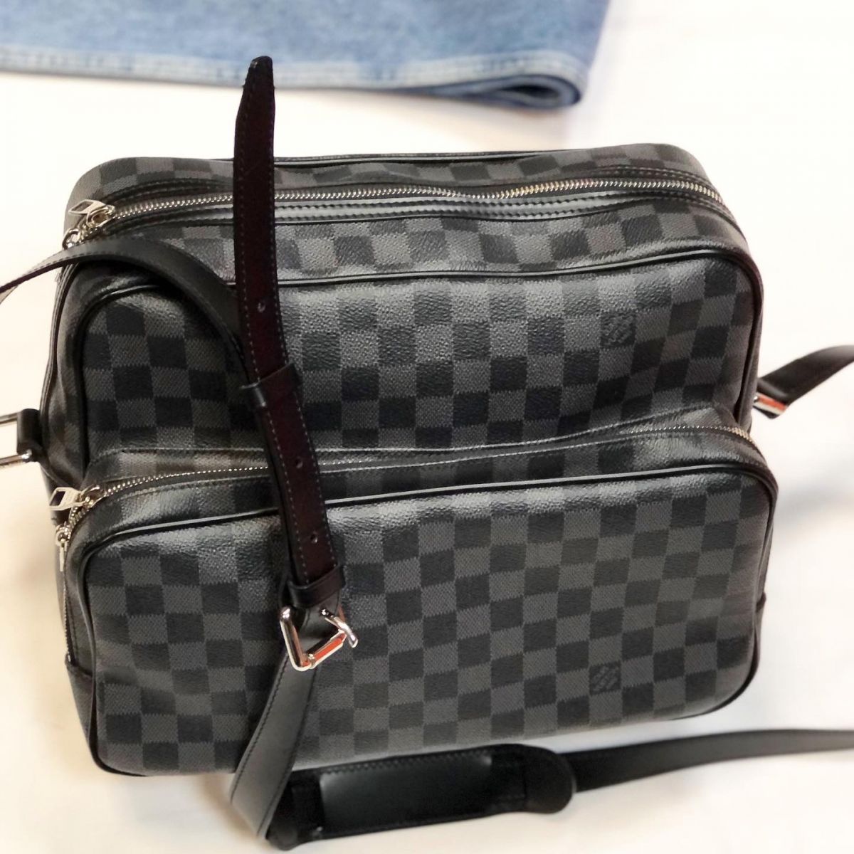 Сумка Louis Vuitton размер 32/24Цена 76 925 руб