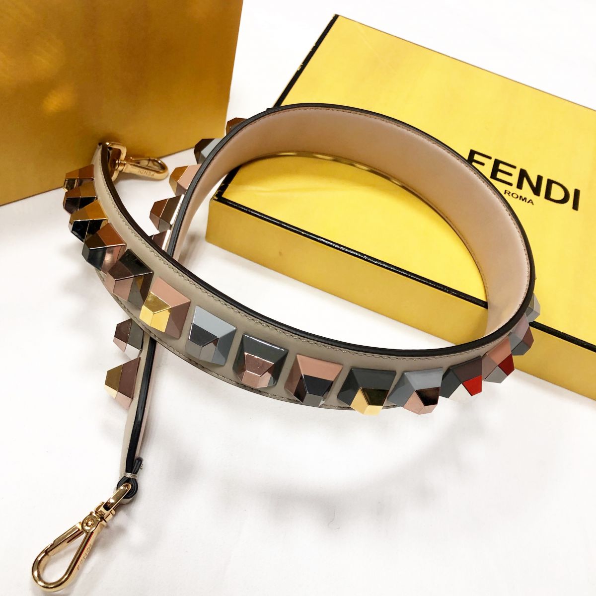 Ремень на сумку FENDI цена 30 770 руб