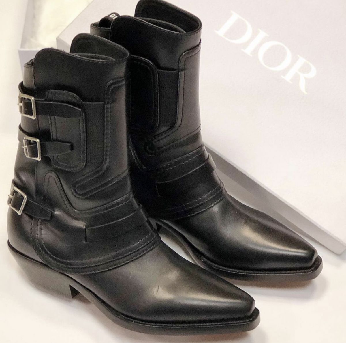 казаки Christian Dior размер 37 цена 46 155 руб /новые/ 