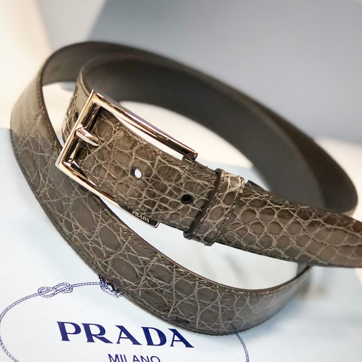 Ремень / крокодил / Prada размер L цена 15 385  руб