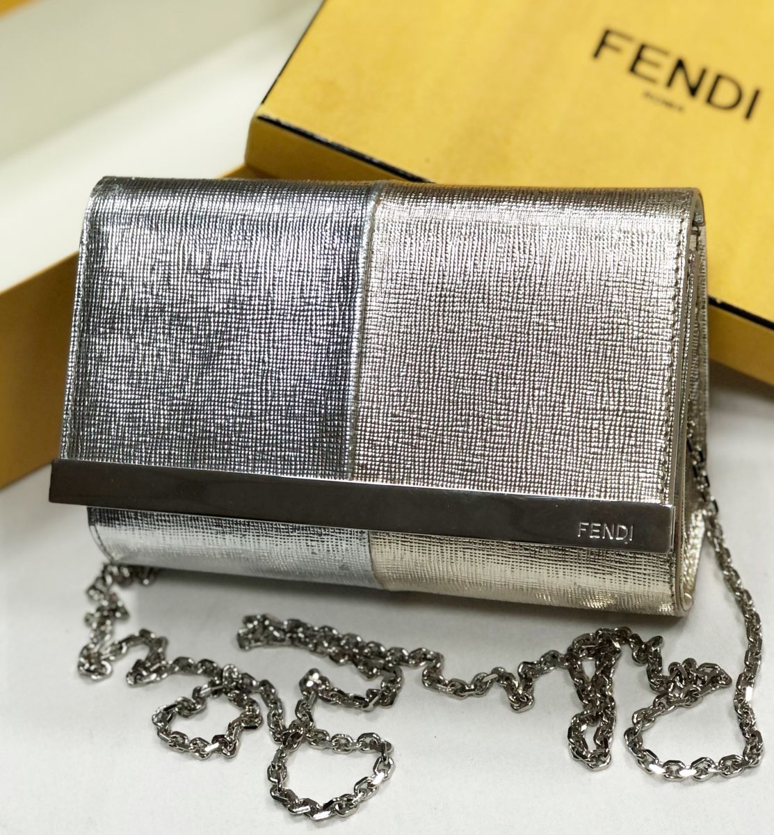 Сумка FENDI размер 17/11 цена 24 616 руб