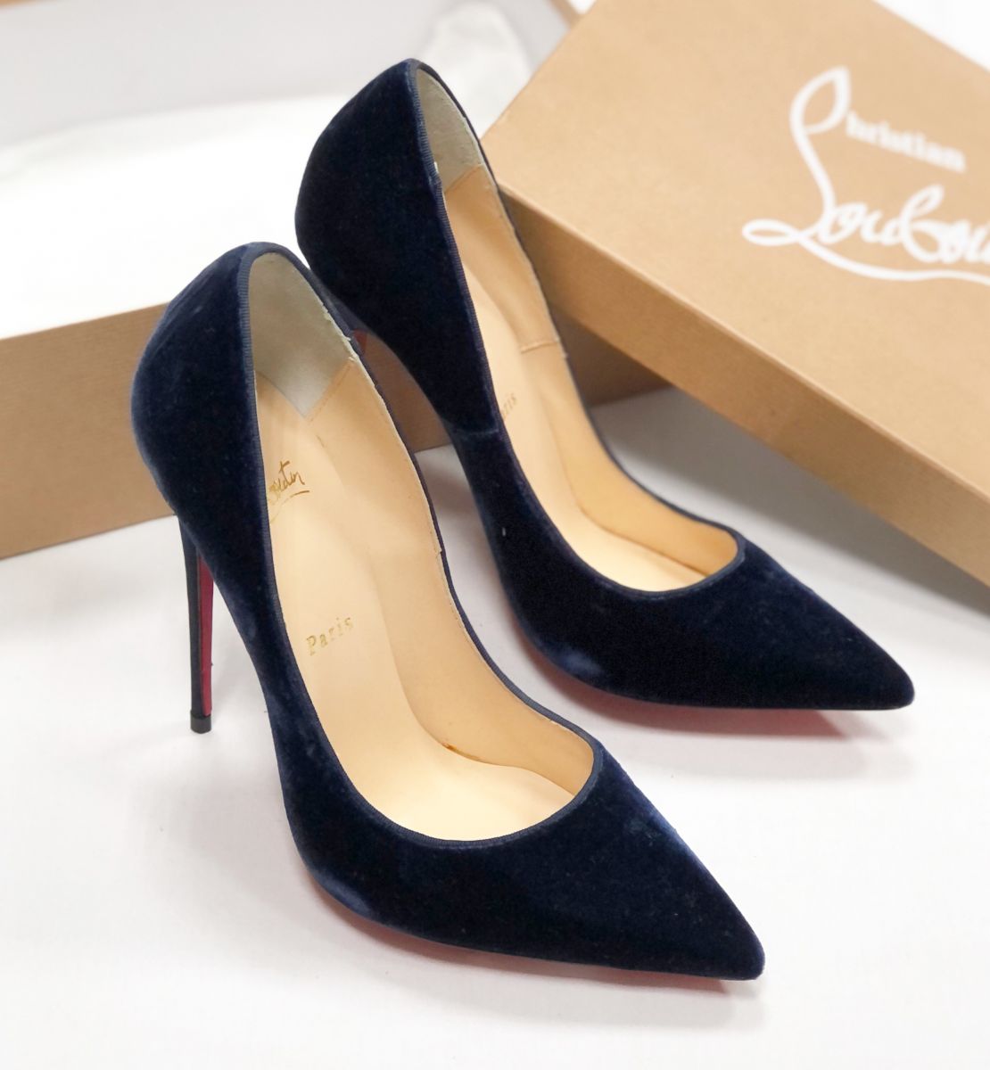 Туфли /бархат/ LOUBOUTIN размер 39 цена 15 385 руб