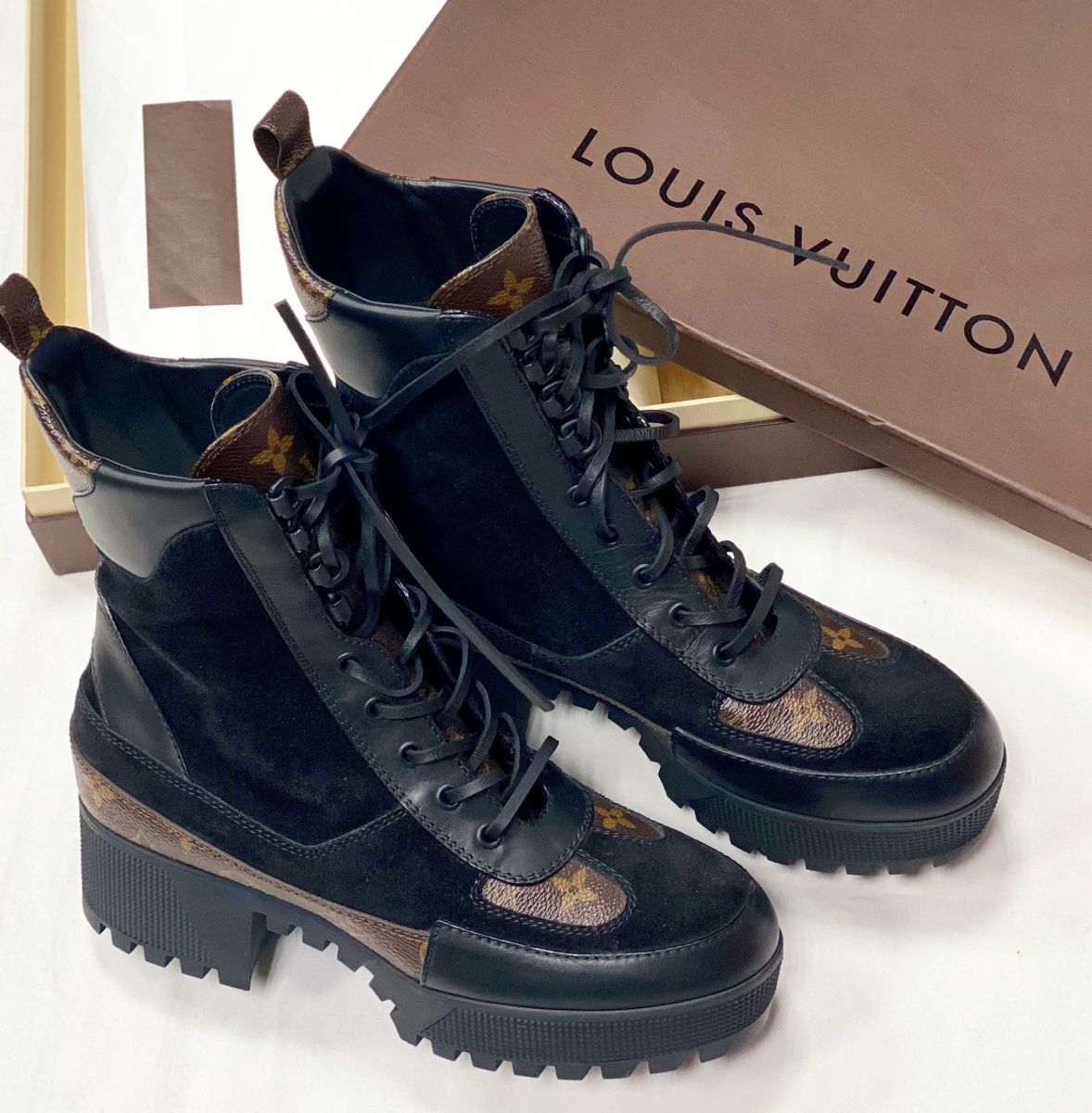 Ботинки Louis Vuitton размер 40 цена 30 770 руб / новые /