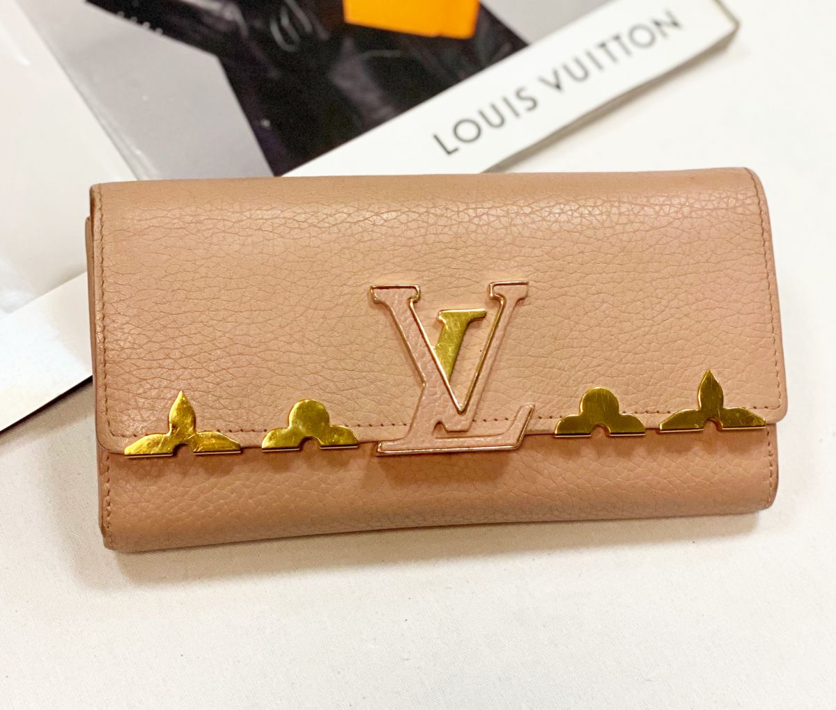 Кошелек Louis Vuitton цена 18 462 руб 