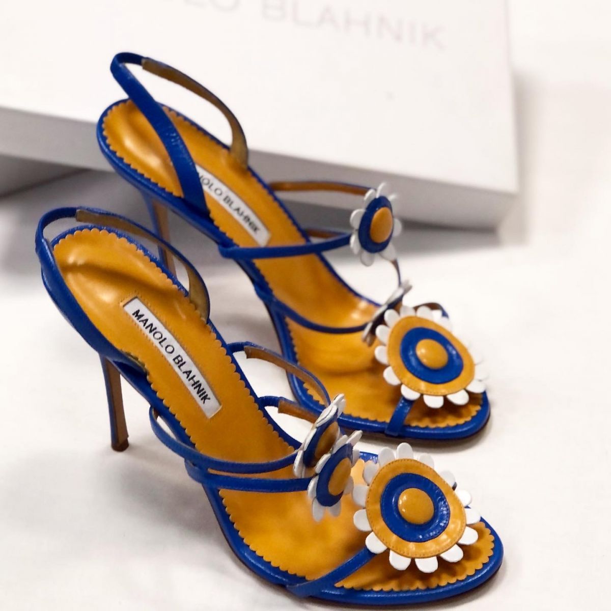 Босоножки Manolo Blahnik  размер 39 цена 12 308 руб 