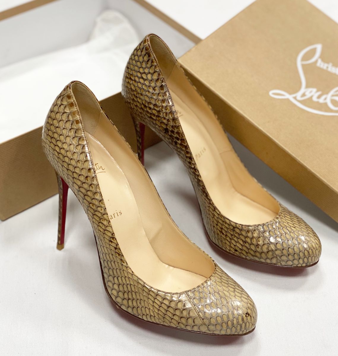 Туфли /питон/ Louboutin размер 42 цена 15 385 руб 
