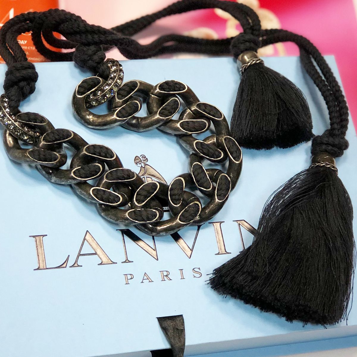 Колье Lanvin  цена 15 385 руб / упаковка /