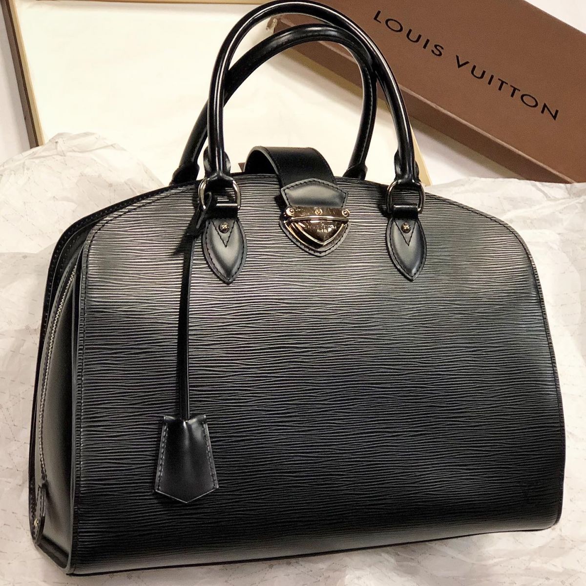 Сумка Louis Vuitton  размер 37/26 цена 61 540 руб