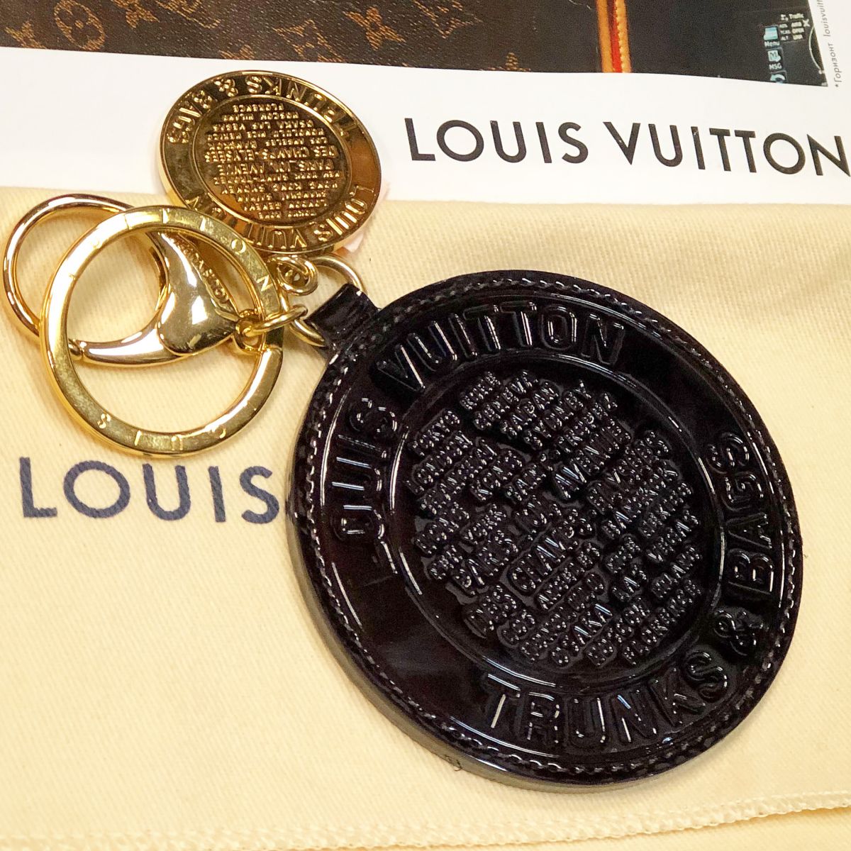 Брелок Louis Vuitton  цена 7 693 руб