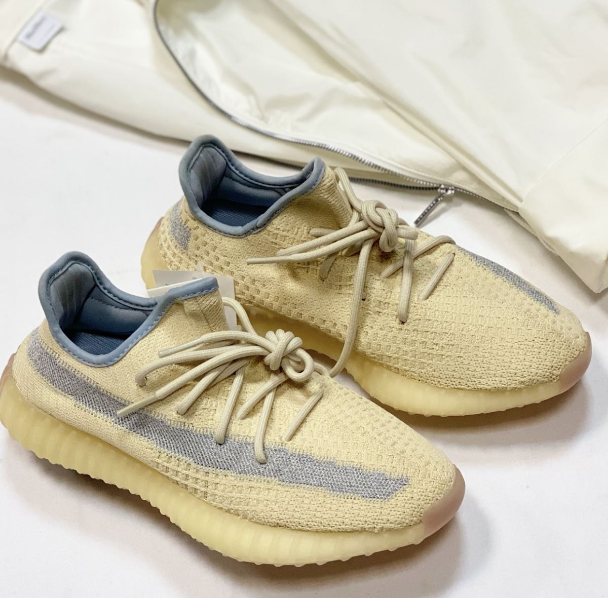 Кеды Adidas Yeezy размер 41.5 цена 15 385 руб / новые с бирками / 