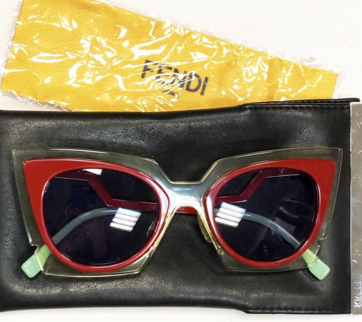 Очки Fendi цена 7 693 руб