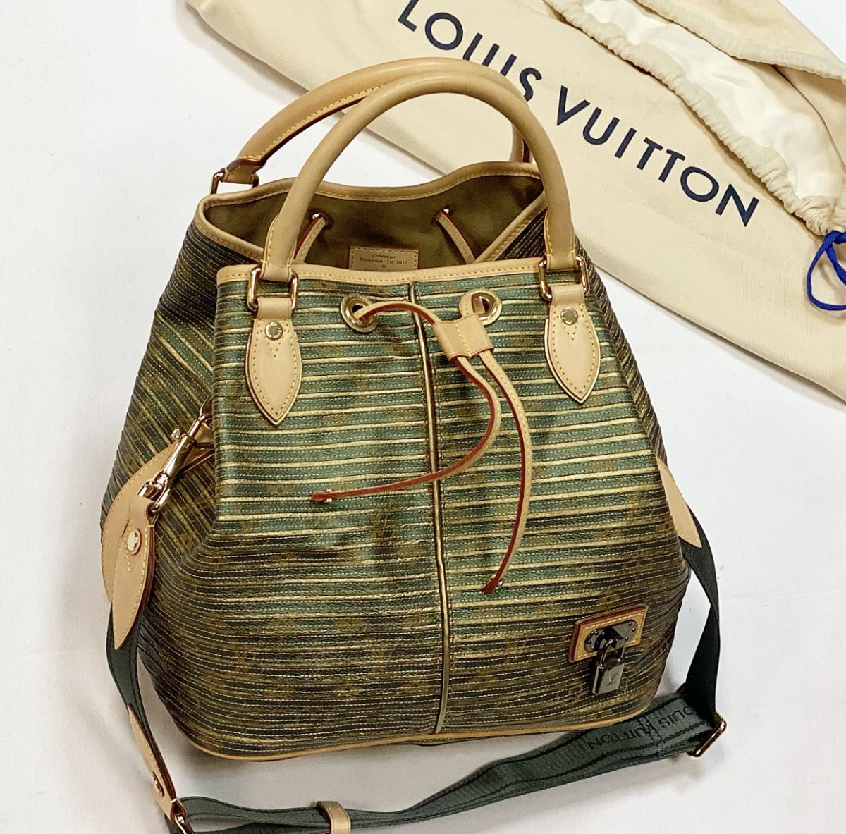 Сумка Louis Vuitton размер 30/30 цена 153 847 руб 