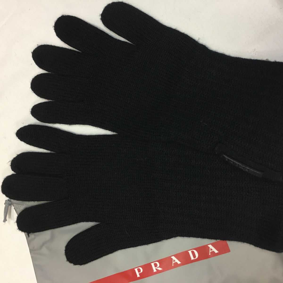 Перчатки Prada  цена 2 308 руб