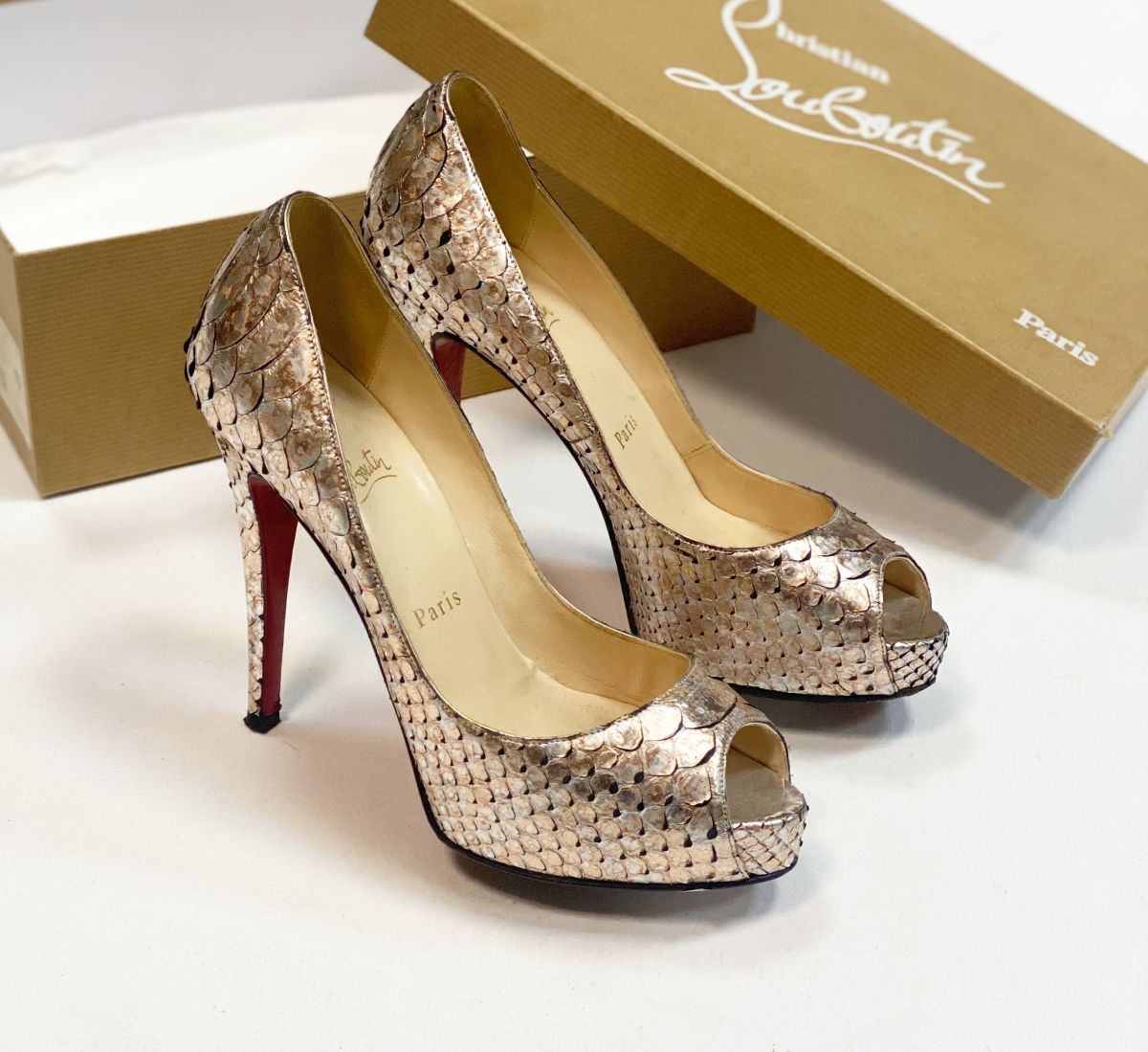 Туфли Louboutin размер 37 цена 10 770 руб 