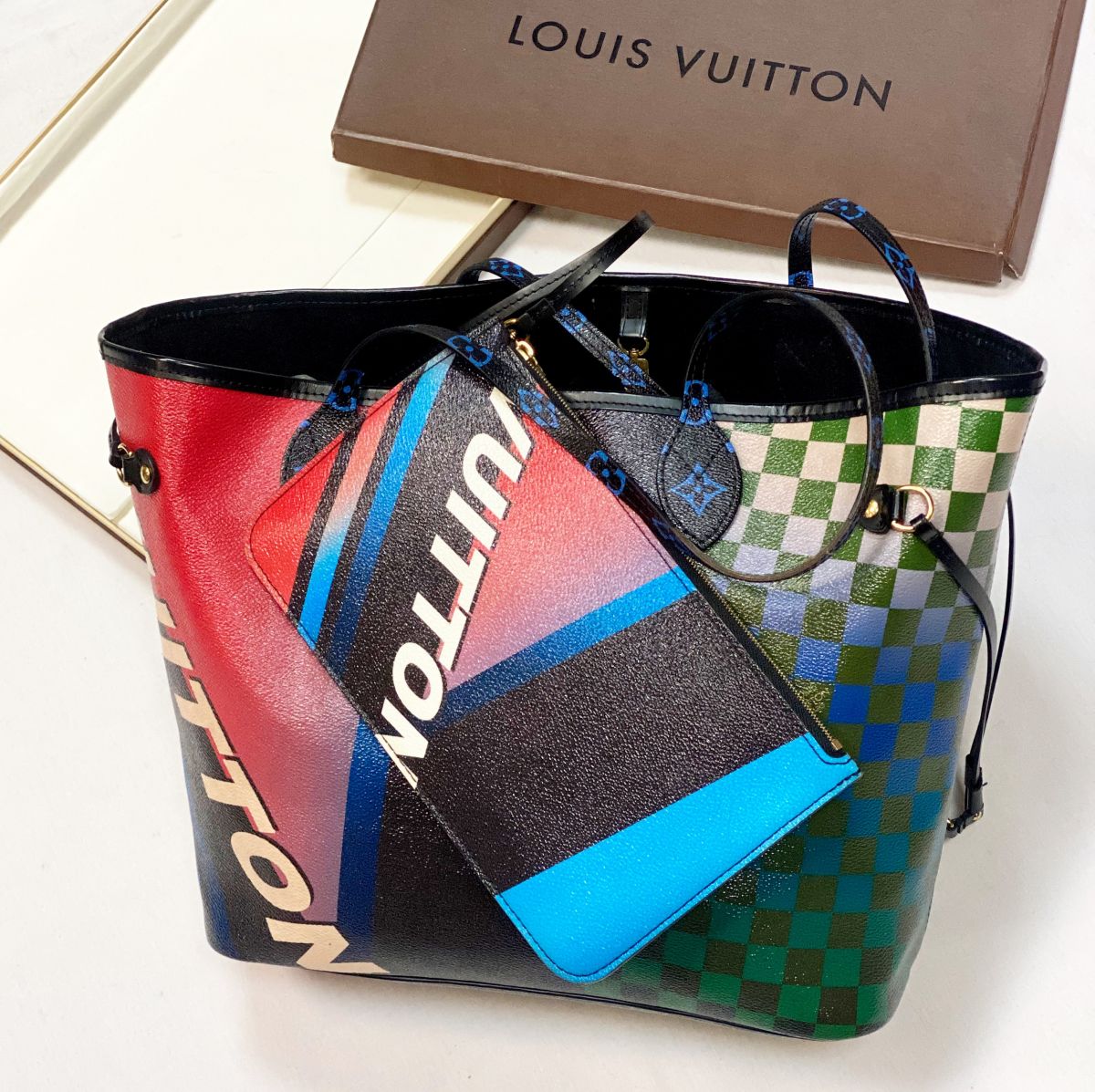 Сумка Louis Vuitton размер 30/25 цена 153 850 руб 