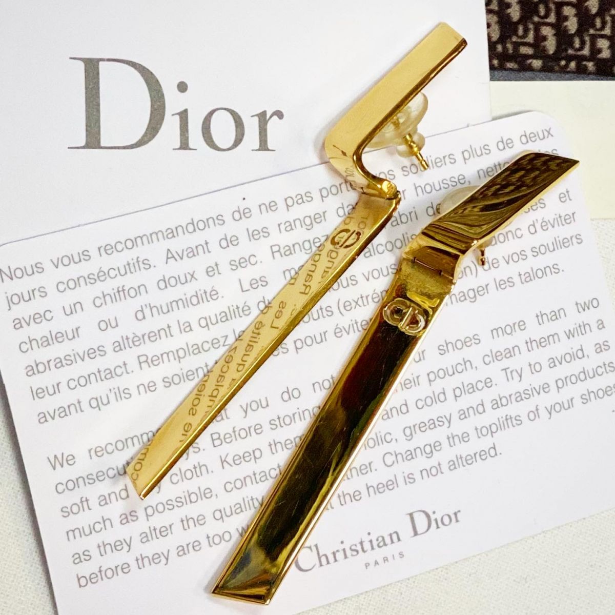 Серьги Christian Dior цена 23 078 руб 