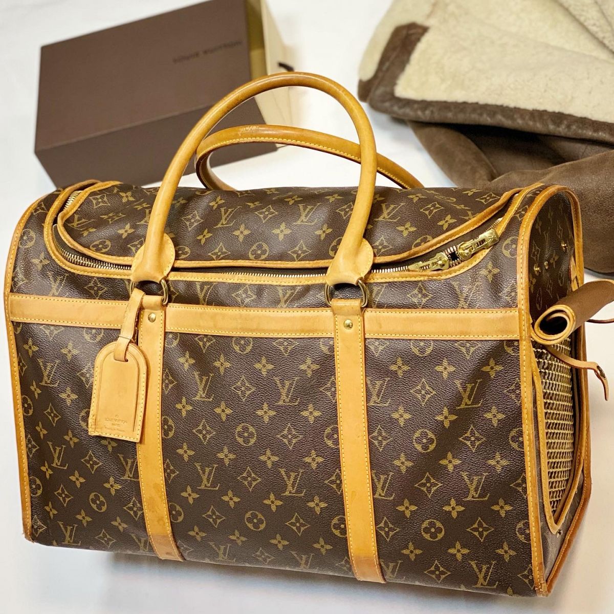 Сумка - переноска Louis Vuitton  размер 50/30 цена 38 463 руб 