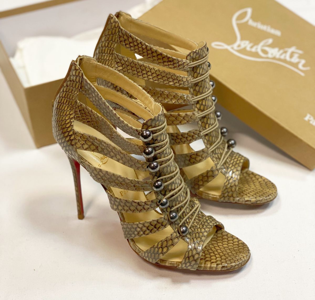 Босоножки Louboutin размер 41 цена 15 385 руб