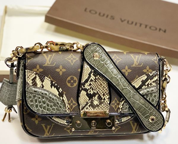 Сумка / отделка крокодил / Louis Vuitton 