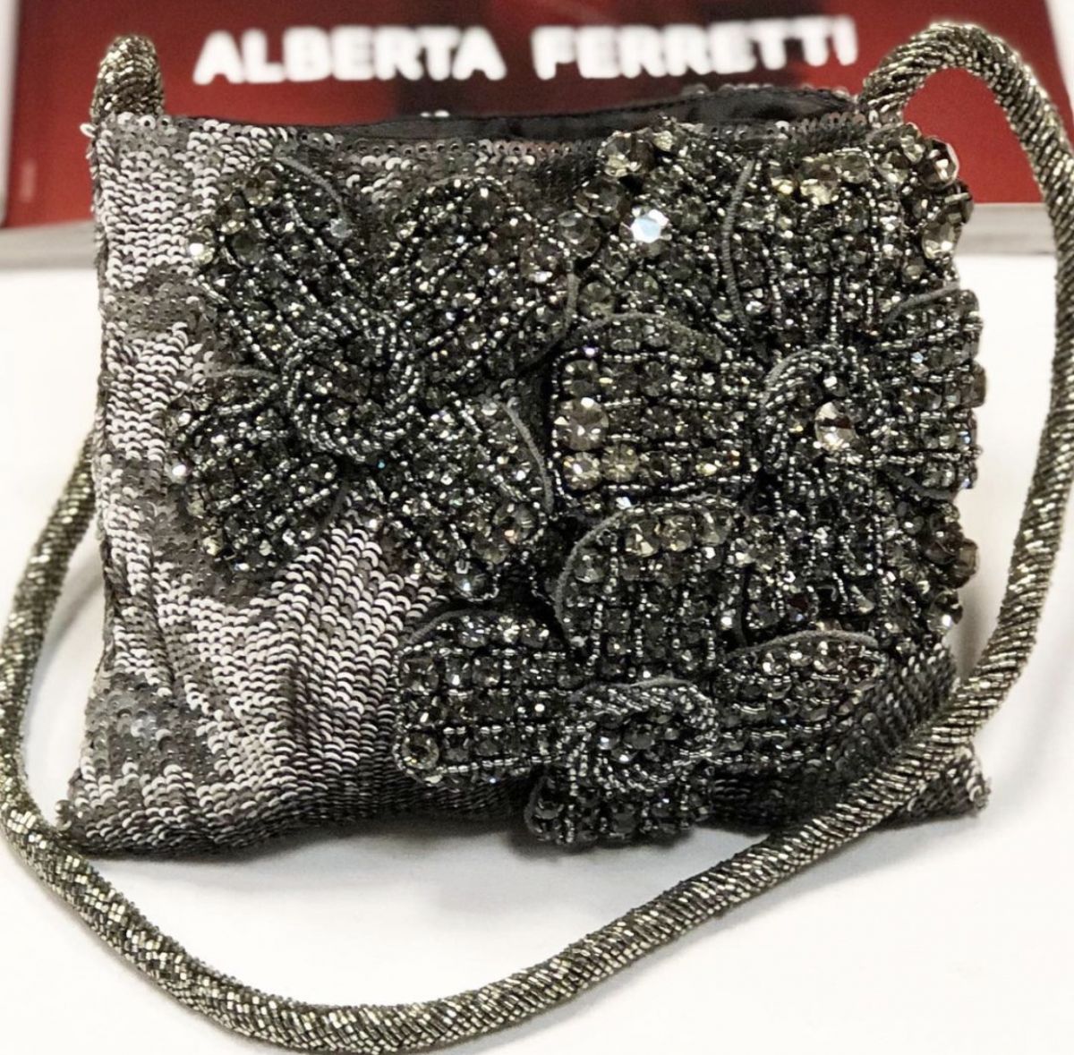 Сумочка /пайетки/стразы/камни/ Alberta Ferretti  размер 15/12 цена 23 078 руб