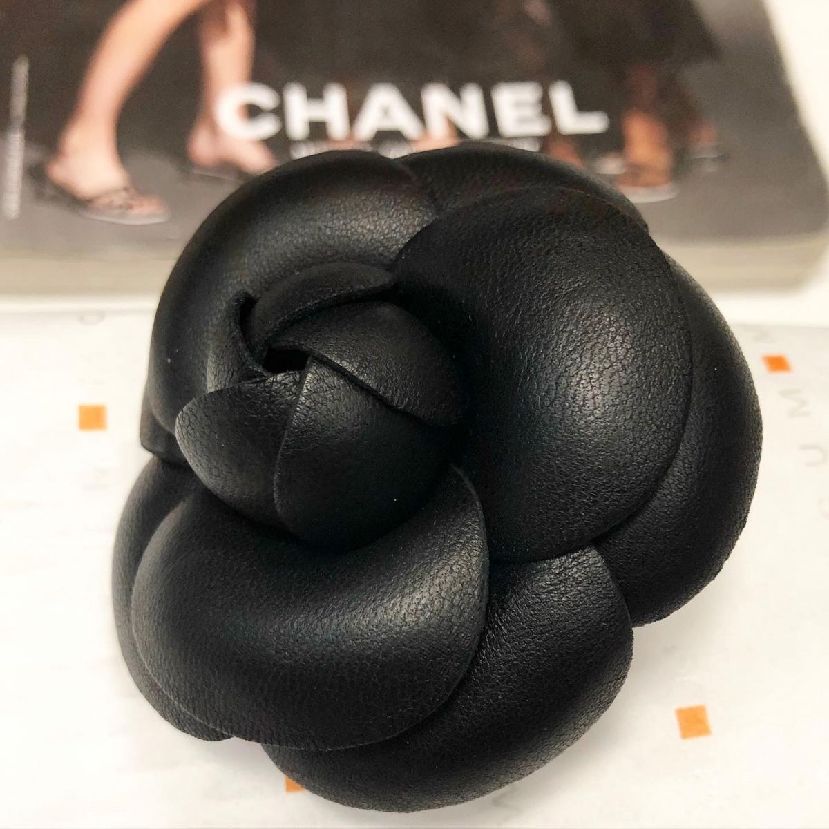 Брошка Chanel цена 9 231 руб