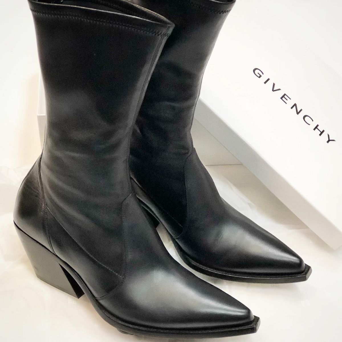 Казаки Givenchy  размер 41 цена 30 770 руб 